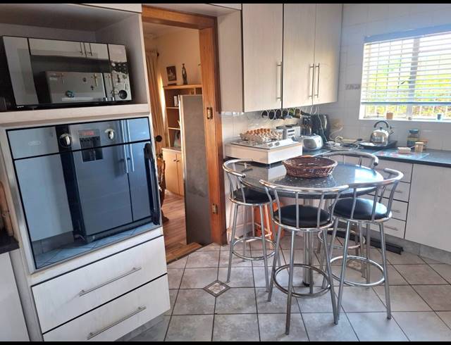 3 BEDROOM HOUSE FOR SALE IN HELIKON PARK